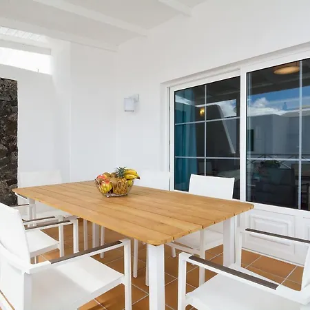 Villa Lovely 3-bed In Puerto Del Carmen